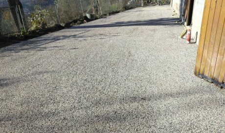 Création d'une terrasse en béton désactivé à Apprieu